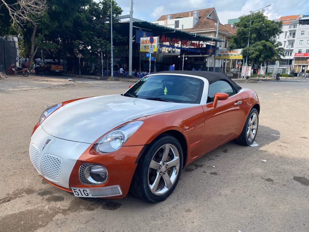 Pontiac Solstice 3.jpg