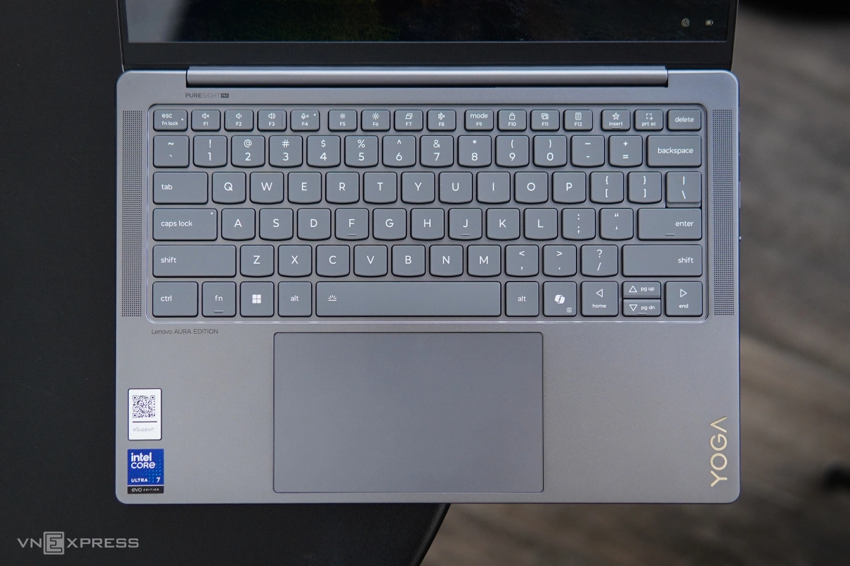 Lenovo ra mắt laptop Yoga Slim 7i Aura Edition với chip AI giá 38 triệu