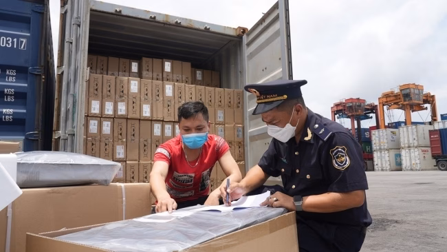 Gần 300.897 cơ sở kinh doanh dùng hóa đơn điện tử khởi tạo từ máy tính tiền Nghị định 167/2025/NĐ-CP: Hải quan cụ thể hoá "Bộ Tứ chiến lược", mang lại lợi ích cho doanh nghiệp