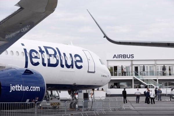 Hãng hàng không Mỹ转向 phục vụ khách hàng cao cấp để tăng lợi nhuận