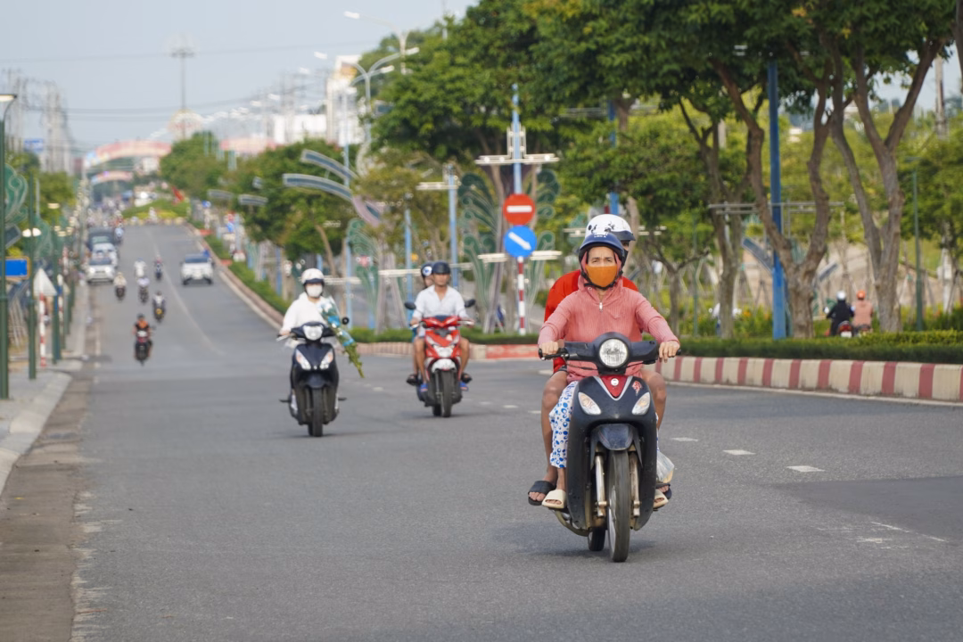 Hồ Tràm trở thành ‘thủ phủ’ du lịch biển của TP.HCM với hàng trăm dự án nghỉ dưỡng Trong khi đó, tuyến giao thông huyết mạch Quốc lộ 55 đi qua địa bàn xã Hồ Tràm cũng đã được chỉnh trang, mở rộng.