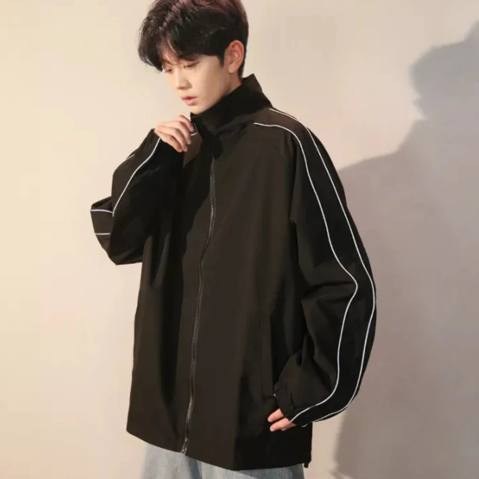 Mặc áo khoác thu đông như thế nào để không bị lỗi thời và vẫn ấm áp trong mùa lạnh