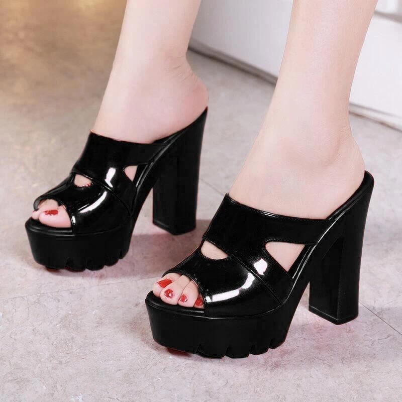 Làm thế nào để diện dép guốc cao gót mà không bị đau chân? Cẩm nang cho chị em mới bắt đầu