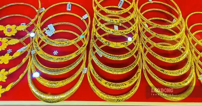 Cập nhật giá vàng 10/1: Giá vàng miếng SJC và vàng nhẫn tăng mạnh