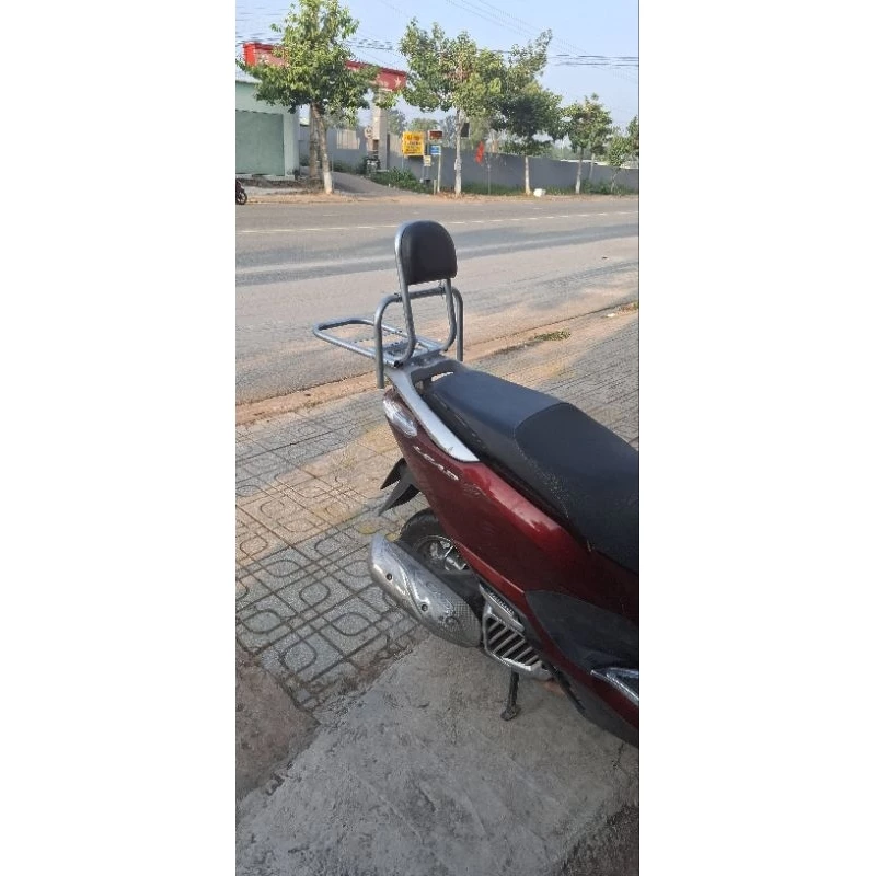 Làm sao để chọn giá để đồ xe máy Lead phù hợp mà không làm mất thời gian tháo lắp cốp xe?