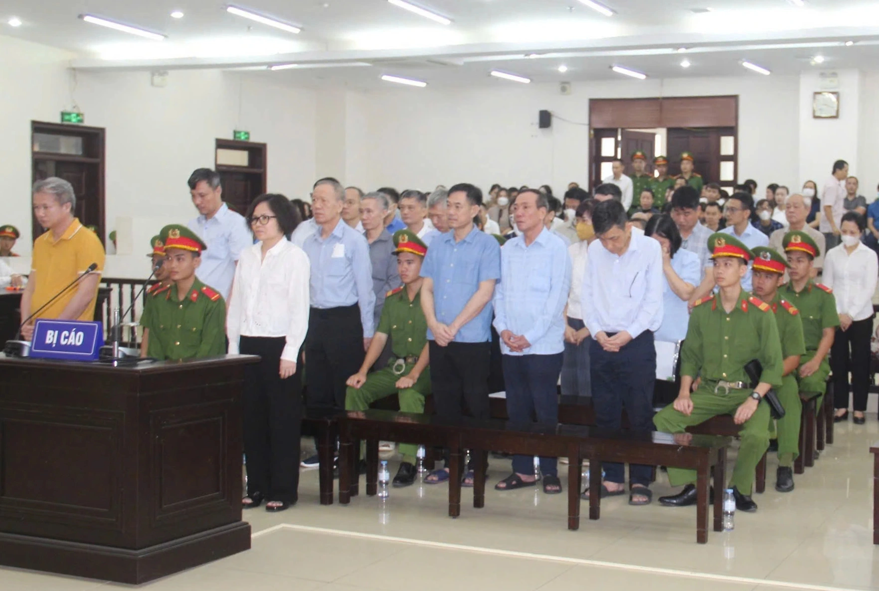 Tòa Phúc Thẩm Giảm Án 14 Năm Tù Cho Ông Trịnh Văn Quyết, Em Gái Được Tự Do