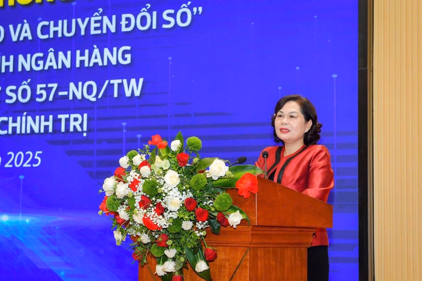 Thống đốc Nguyễn Thị Hồng phát biểu tại hội nghị Thống đốc Nguyễn Thị Hồng phát biểu tại hội nghị