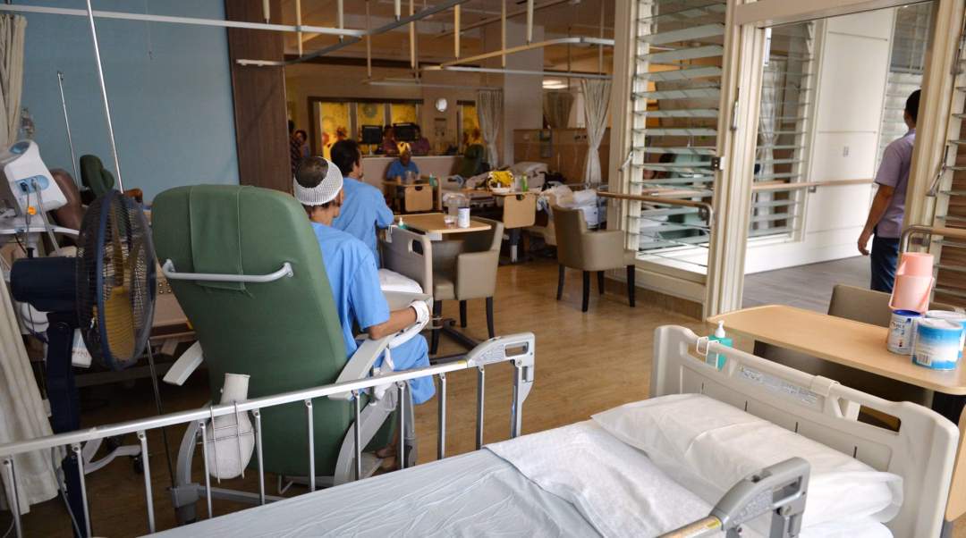 Bí quyết đằng sau hệ thống y tế toàn dân miễn phí ở Singapore Mô hình "3M" của hệ thống y tế Singapore giúp toàn bộ người dân, bao gồm cả những người nghèo, có thể tiếp cận dịch vụ y tế (Ảnh: The New Paper).