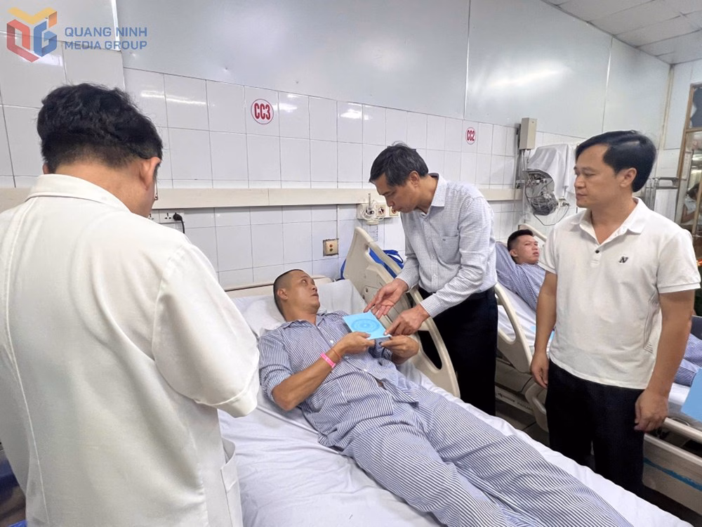Thủ tướng chỉ đạo tìm kiếm nạn nhân vụ lật tàu du lịch tại Quảng Ninh Đã tìm thấy 36 thi thể nạn nhân - ảnh 3