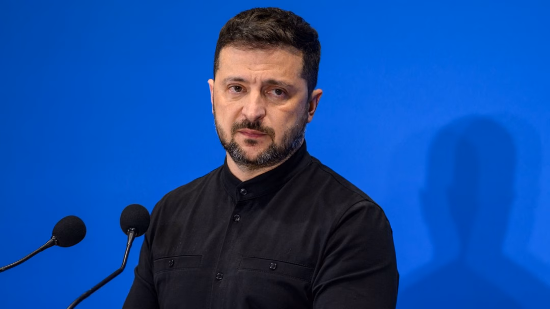 Tổng thống Zelensky chuẩn bị kế hoạch di tản khẩn cấp nếu Kiev bị thất thủ Truyền thông Anh cho biết, ông Zelensky đã lên kế hoạch phương án di dời chính quyền sang miền tây. Ảnh: CNN