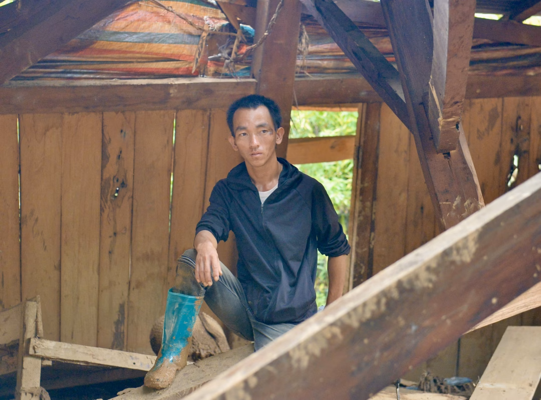 Điện Biên: Lũ quét, sạt lở đất gây mất tích 2 cháu bé, 16 nhà bị thiệt hại Ngôi nhà được vợ chồng anh Dia xây dựng với số tiền khoảng 50 triệu, sau trận lũ, gần như tất cả đều bị cuốn trôi