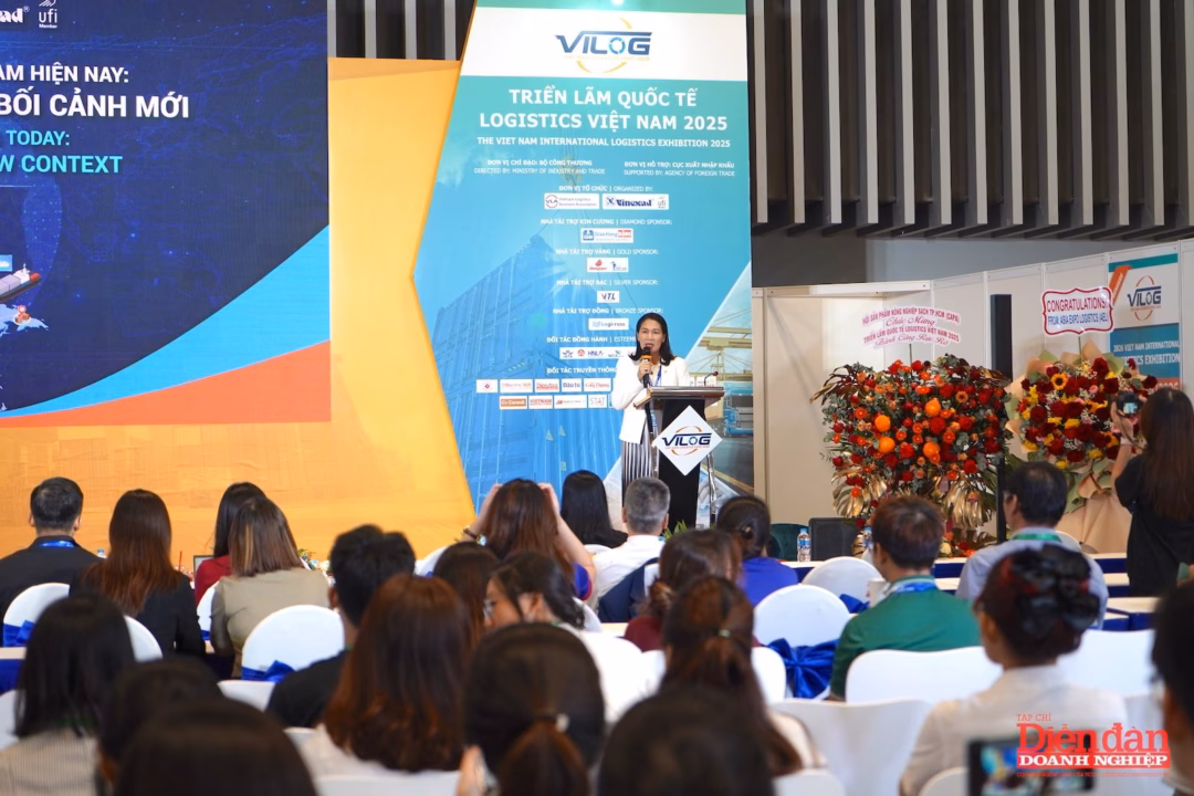 Theo bà Võ Thị Phương Lan, muốn giảm chi phí logistics, tạo lợi thế cạnh tranh cho các mặt hàng xuất khẩu cần sự kết nối chặt chẽ giữa nhà sản xuất và các doanh nghiệp logistics.