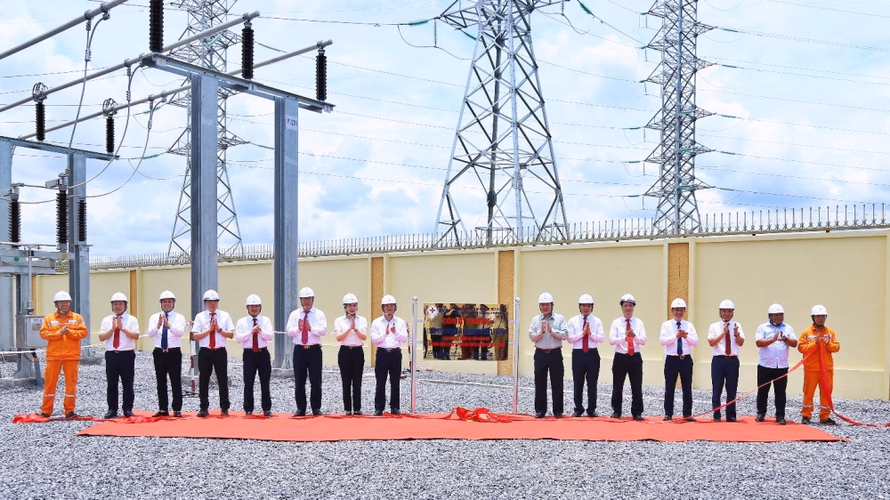 Lễ gắn biển dự &aacute;n 04 xuất tuyến 110kV sau trạm biến &aacute;p 220kV Ph&uacute; B&igrave;nh 2