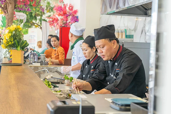 Thực đơn tại Yum Food Village VinWonders Nam Hội An Thực đơn tại Yum Food Village VinWonders Nam Hội An