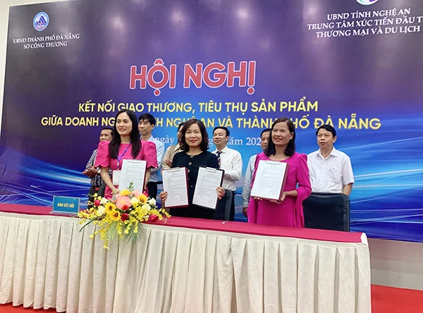Ký kết hợp tác giữa lãnh đạo chuỗi siêu thị Danavimart và các đối tác Nghệ An
