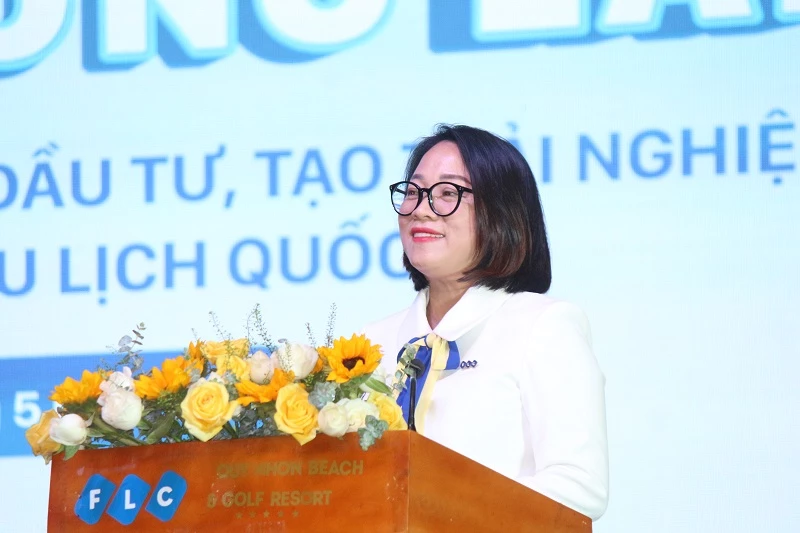 Bà Trần Thị Kim Qui - Phó Tổng giám đốc thường trực FLC Hotel & Resort, chia sẻ tại hội nghị. Bà Trần Thị Kim Qui - Phó Tổng giám đốc thường trực FLC Hotel & Resort, chia sẻ tại hội nghị.