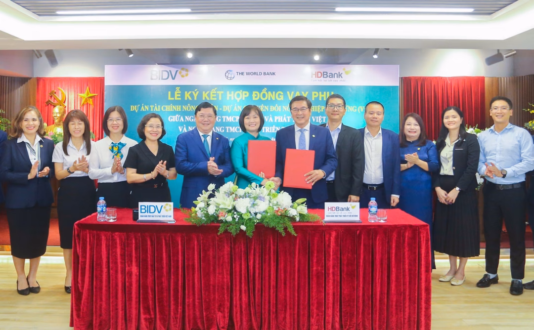 Lễ ký kết Hợp đồng Vay phụ giữa HDBank với BIDV triển khai các dự án từ nguồn vốn tín dụng TCNT2-3 và VnSAT do Ngân hàng Thế giới (World Bank) tài trợ Lễ ký kết Hợp đồng Vay phụ giữa HDBank với BIDV