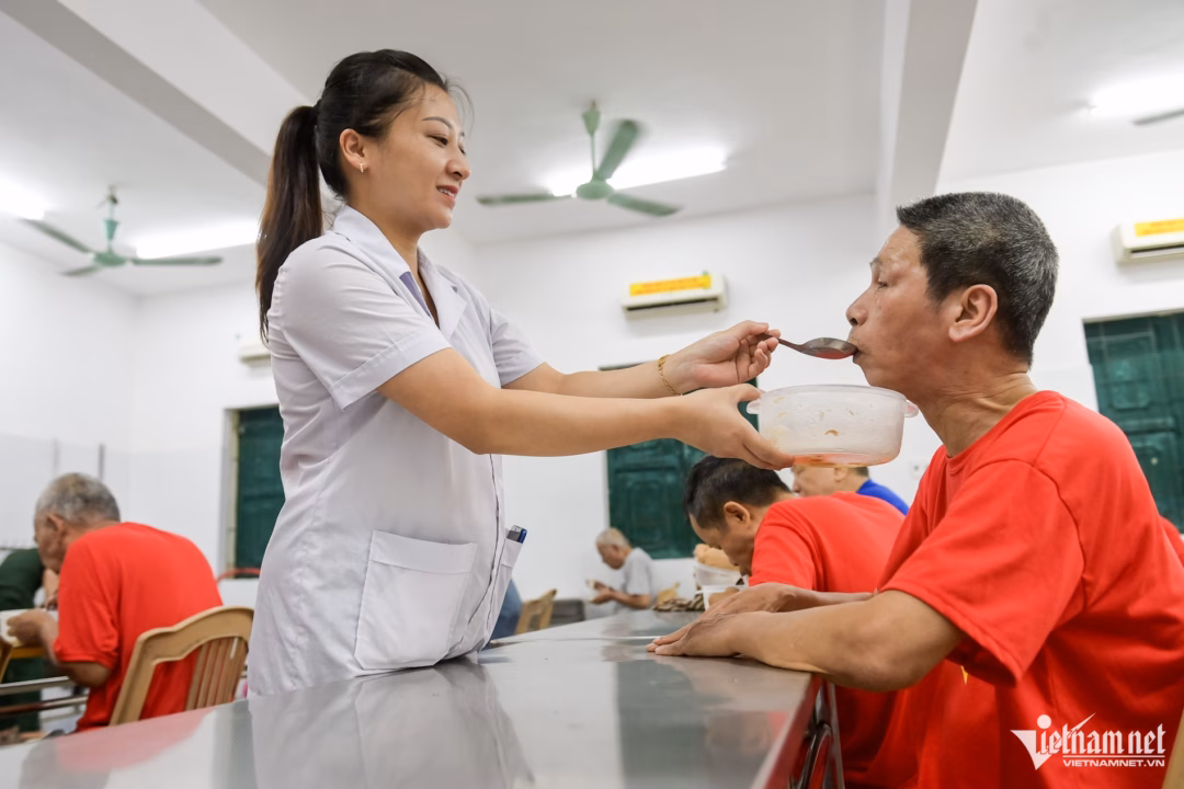 Chăm sóc tận tâm người lính cũ chiến đấu với di chứng chiến tranh
