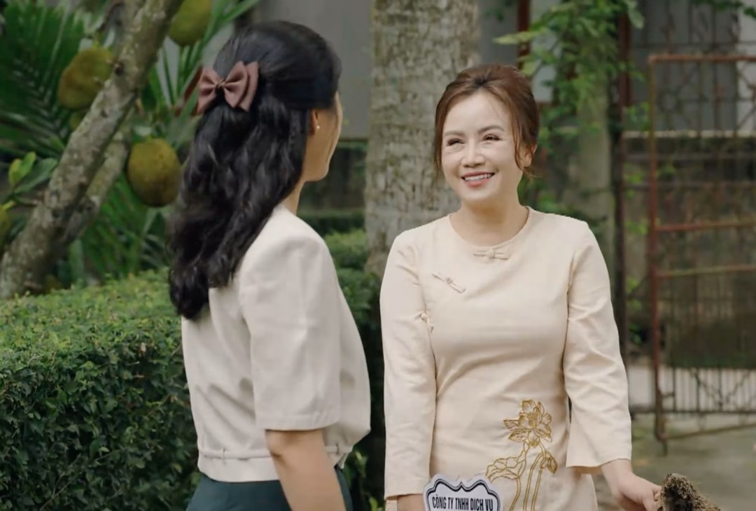Hoàng Yến lẳng lơ trở lại màn ảnh trong phim giờ vàng VTV Tạo hình vai Tơ của diễn viên Hoàng Yến trong "Có anh nơi ấy bình yên".