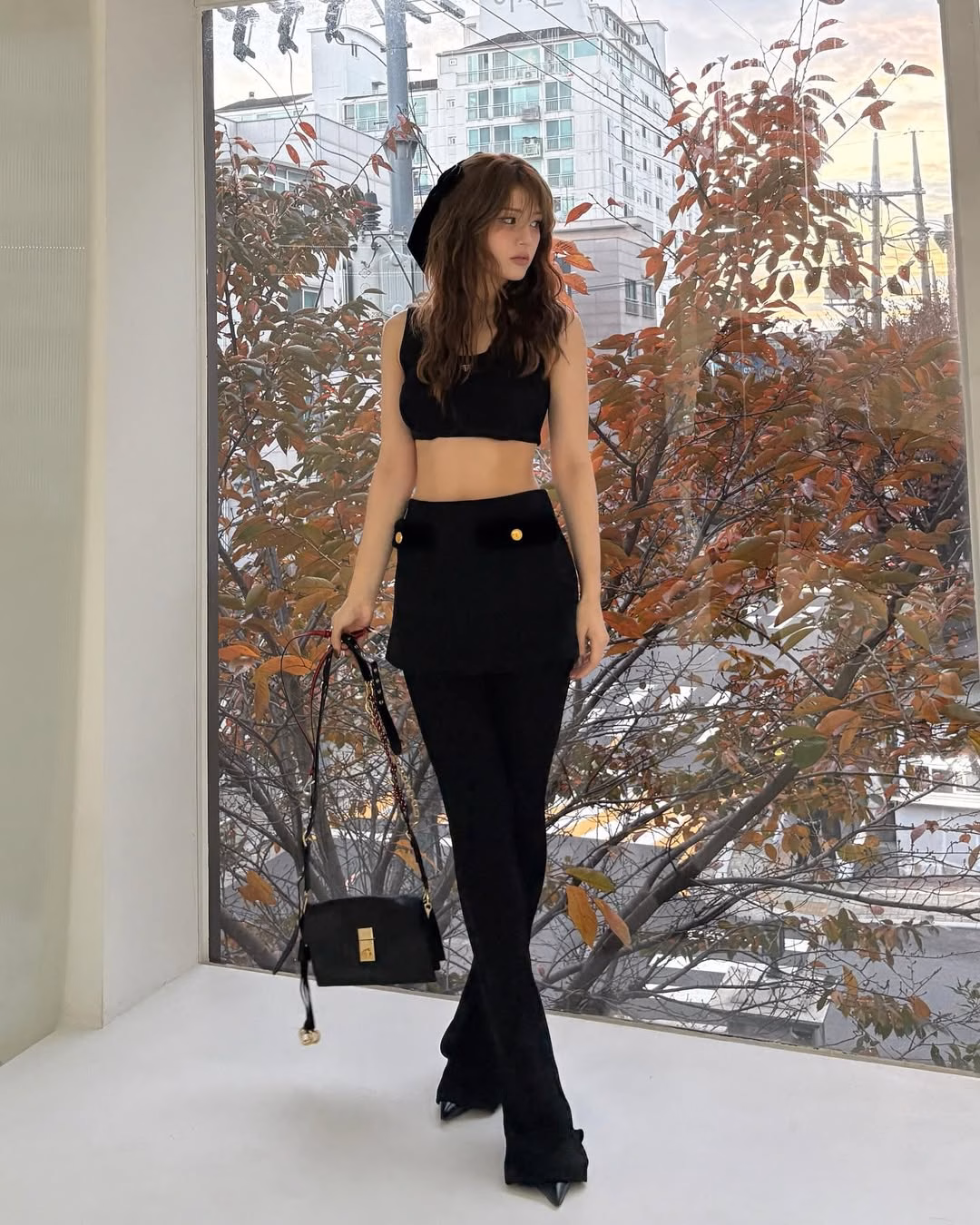 Jeon Somi khoe body “nóng bỏng tay” tại Waterbomb Busan Body của Somi thực sự đạt đến độ hoàn hảo, khó có thể tìm ra điểm để chê. Không quá khi nói cô nàng là một trong những "thánh body" Kpop hiện tại.