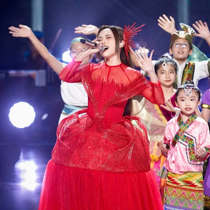 Phương Mỹ Chi hứa hẹn màn trình diễn đặc biệt sau thất bại tại Sing! Asia 2025 Phương Mỹ Chi đã để lại nhiều dấn ấn trên sân khấu quốc tế. Ảnh: FBNV