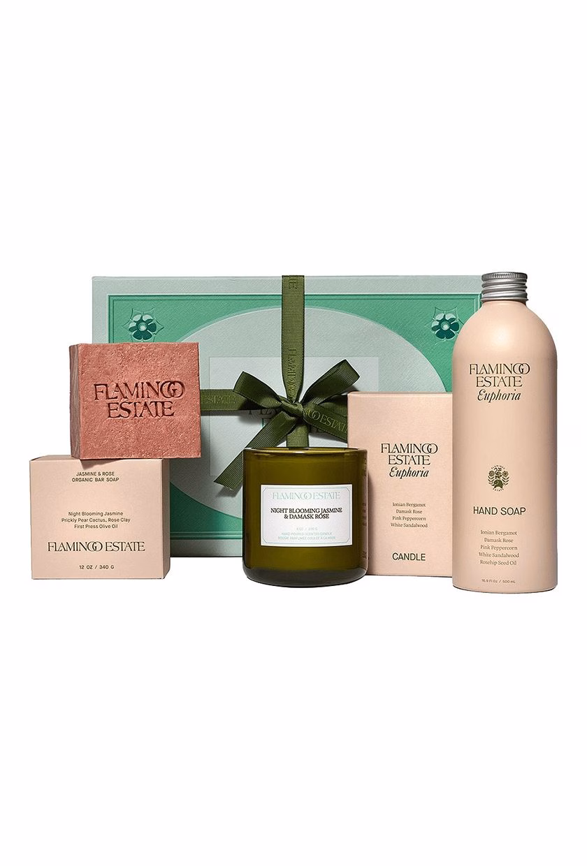 15 món beauty giúp tôi nâng tầm routine skincare và decor nhà Flamingo Estate