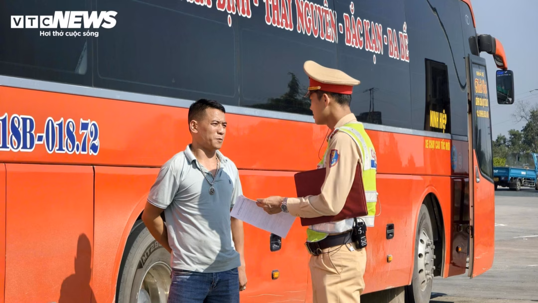Theo chỉ huy đơn vị này, việc kiểm soát xe kinh doanh vận tải được thực hiện không kể ngày, đêm hay điều kiện thời tiết bất lợi. Mục tiêu cao nhất là nâng cao ý thức người lái xe và phòng ngừa các nguy cơ tai nạn.