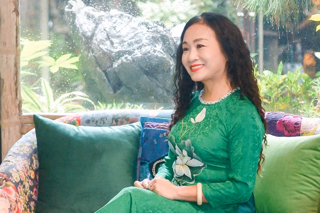 Vi Hoa từng đối mặt thử thách cân bằng sự nghiệp và gia đình.