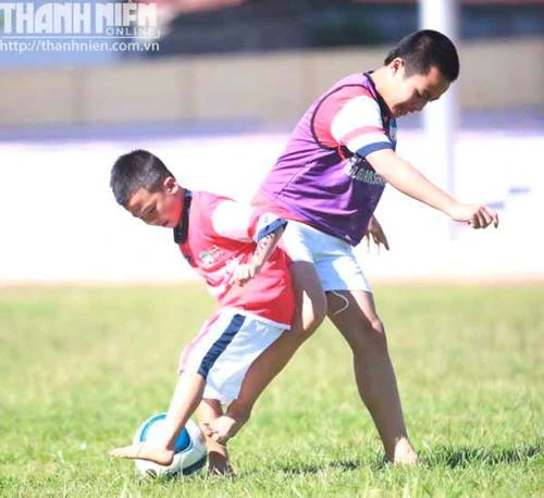 Siêu nhân bóng đá Trần Gia Huy: Từ cậu bé ốm yếu đến ngôi sao sân cỏ Trần Gia Huy thời điểm mới gia nhập học viện bóng đá