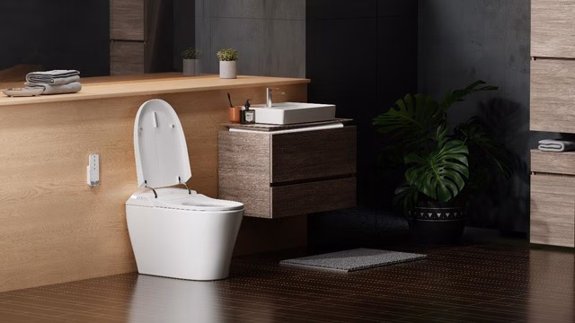 Trấn Thành Bật Mí Bí Quyết Tắm Sang Với Thiết Bị Vệ Sinh Cao Cấp Bồn cầu thông minh ViClean-IH+ gây ấn tượng với Trấn Thành nhờ sự an toàn toàn diện.