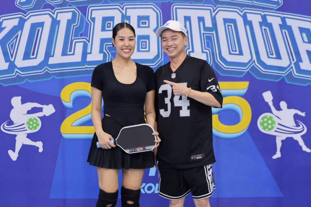 Cả hai chia sẻ sở thích tập luyện, đặc biệt là pickleball. Anh đam mê bộ môn này sau khoảng ba tháng tập chơi, "một ngày không ra sân là nhớ".