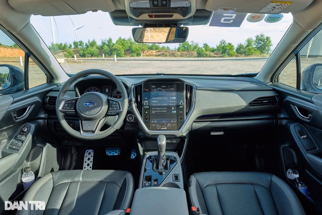 Sở dĩ có giá bán cao là do Subaru Crosstrek được nhập khẩu nguyên chiếc từ Nhật Bản, không được miễn 100% thuế nhập khẩu như các quốc gia thuộc khối ASEAN (Ảnh: Nguyễn Lâm).