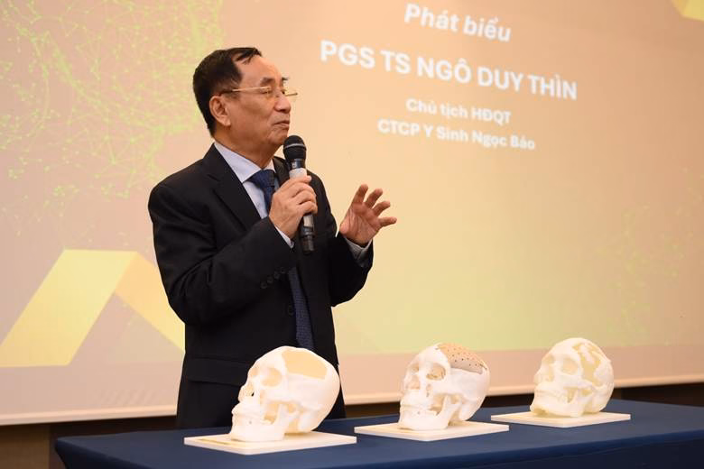 Ảnh có chứa bộ đồ, trang phục, đàn ông, Doanh nhânNội dung do AI tạo ra có thể không chính xác.