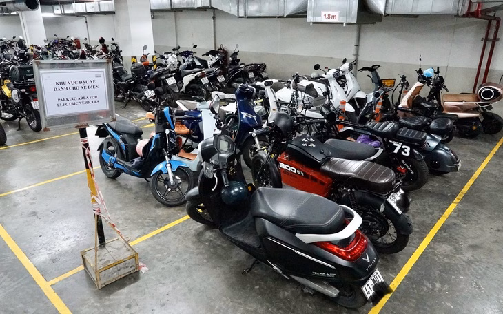 ‘Xe xăng sẽ không ra thẳng bãi rác, người dùng không nên sốt ruột độ chế xe điện’ - Ảnh 12.