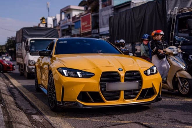 BMW M4 Competition LCI màu vàng Sao Paulo BMW M4 Competition LCI màu vàng Sao Paulo – Siêu xe thể thao đầu tiên tại Việt Nam