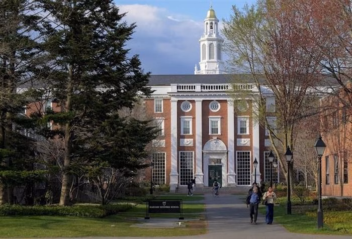 Trụ sở Đại học Harvard, Cambridge, Massachusetts - biểu tượng của nền gi&aacute;o dục Mỹ