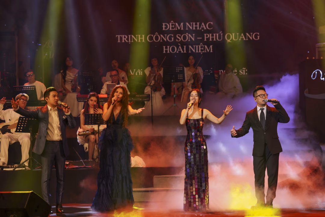 Hồng Nhung, Ngọc Anh 3A, Bằng Kiều v&agrave; Quang H&agrave; tr&ecirc;n s&acirc;n khấu đ&ecirc;m nhạc Ho&agrave;i niệm