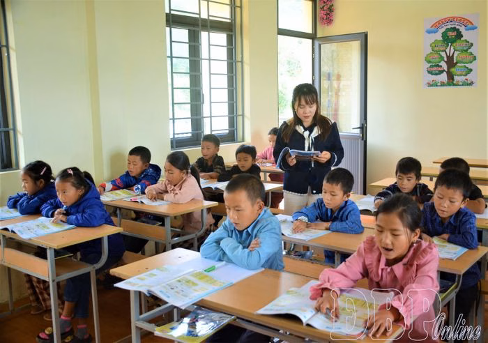 Lớp học tiếng Anh tại Trường Tiểu học Pu Nhi, Điện Bi&ecirc;n