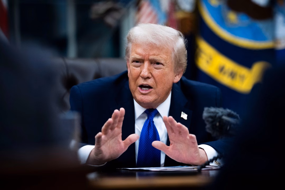 President Donald Trump k&yacute; sắc lệnh bảo vệ tiền dầu Venezuela