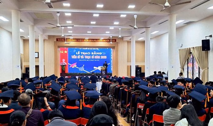 Tổng số t&acirc;n tiến sĩ v&agrave; thạc sĩ nhận bằng