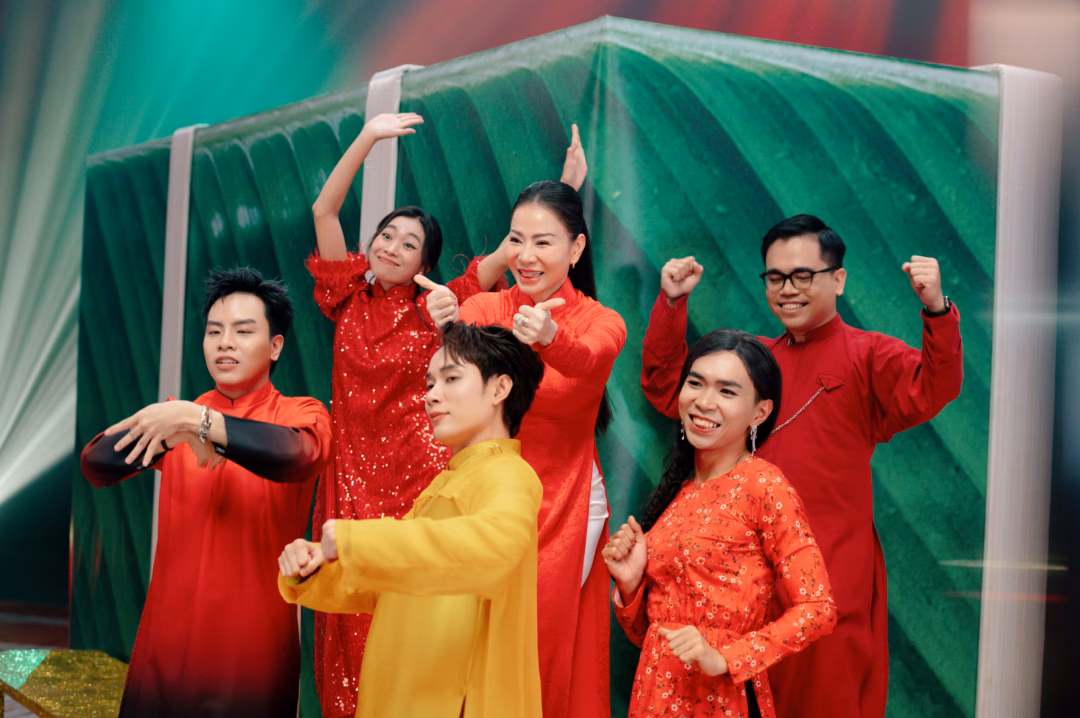 Trúc Nhân – MV Vạn sự như ý Trúc Nhân trình diễn MV Vạn sự như ý – 68 nghệ sĩ V‑pop