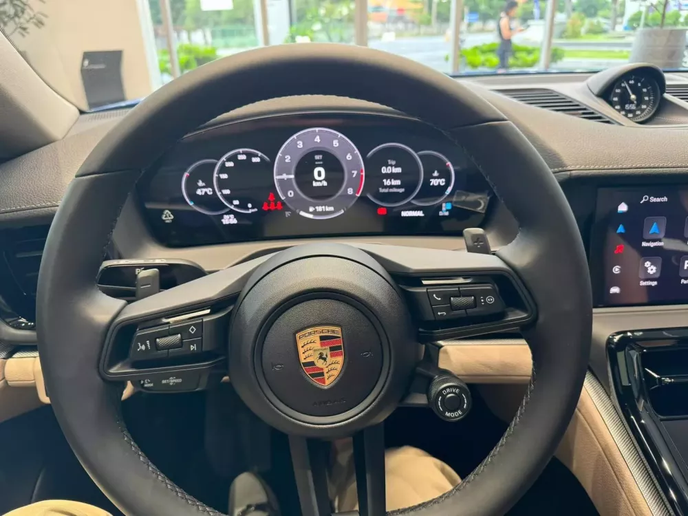 Nội thất Porsche Panamera 2025