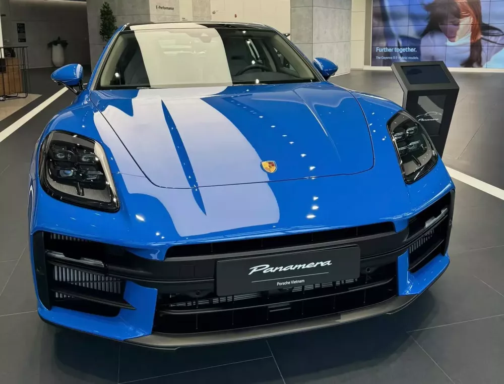 Porsche Panamera 2025 mới 100% được rao bán