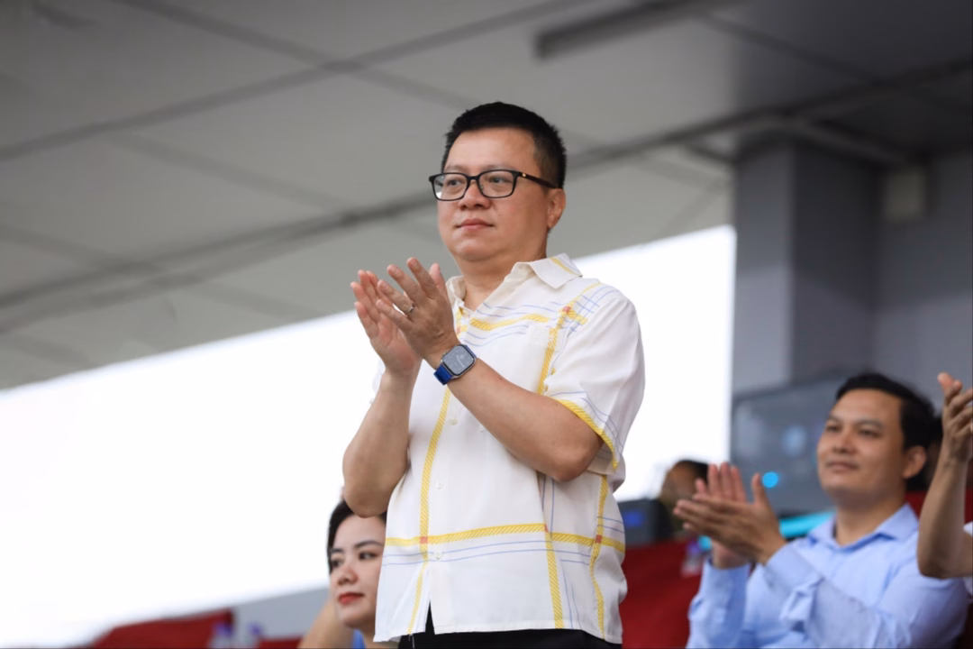 Đồng chí Lê Quốc Minh, Ủy viên Trung ương Đảng, Tổng Biên tập Báo Nhân Dân, Phó Trưởng Ban Tuyên giáo và Dân vận Trung ương, Chủ tịch Hội Nhà báo Việt Nam, Trưởng Ban Chỉ đạo Press Cup2025 đến tham dự trận siêu cup. Đồng chí Lê Quốc Minh, Ủy viên Trung ương Đảng, Tổng Biên tập Báo Nhân Dân, Phó Trưởng Ban Tuyên giáo và Dân vận Trung ương, Chủ tịch Hội Nhà báo Việt Nam, Trưởng Ban Chỉ đạo Press Cup2025 đến tham dự trận siêu cup.