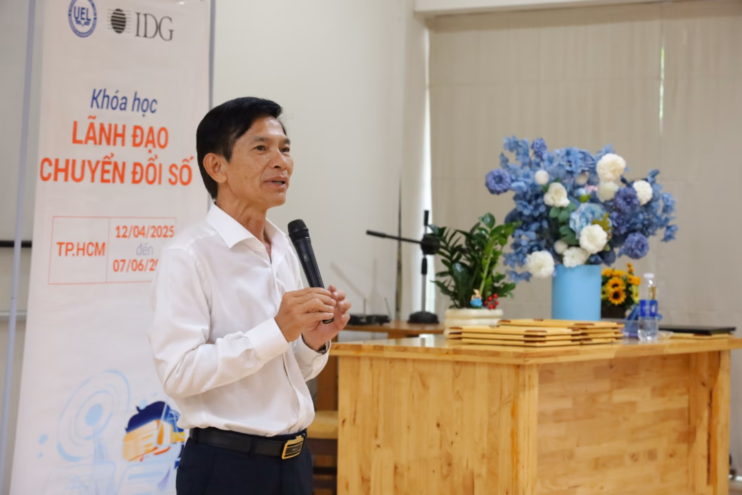 TS Trần Thanh Long phát biểu TS Trần Thanh Long – Phó Hiệu trưởng UEL phát biểu tại buổi bế giảng khóa học.