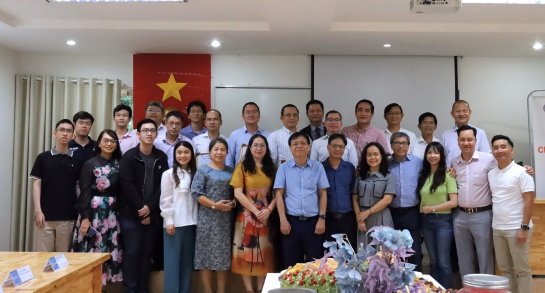 Học viên khóa học Học viên khóa học là nhân sự quản lý tại các trường đại học, tổ chức khoa học công nghệ, quản lý doanh nghiệp, giảng viên và kỹ sư công nghệ thông tin.