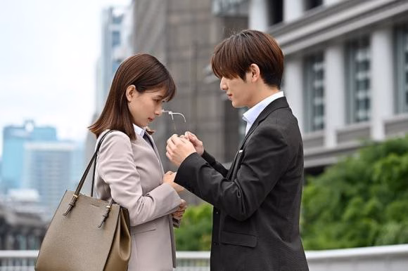 Phụ nữ không thể sống thiếu đàn ông Phụ nữ và đàn ông