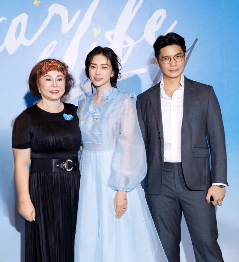 Ngô Thanh Vân hào hứng chào đón con đầu lòng, mong có thêm em gái Mẹ ruột của đả nữ màn ảnh Việt hạnh phúc hơn từ ngày con gái lập gia đình.