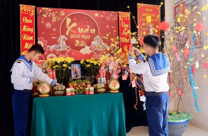 Tết sớm nơi “mắt thần” canh biển Hình ảnh bài viết