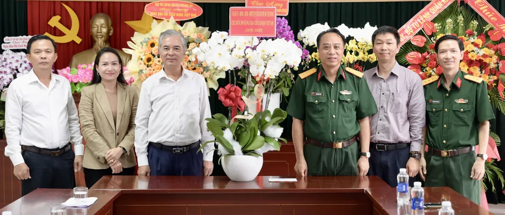 Đồng chí Ngô Minh Châu gửi lời thăm hỏi, lời chúc đến Cơ quan Thường trực Trung tâm Phát thanh - Truyền hình Quân đội nhân dân tại TPHCM